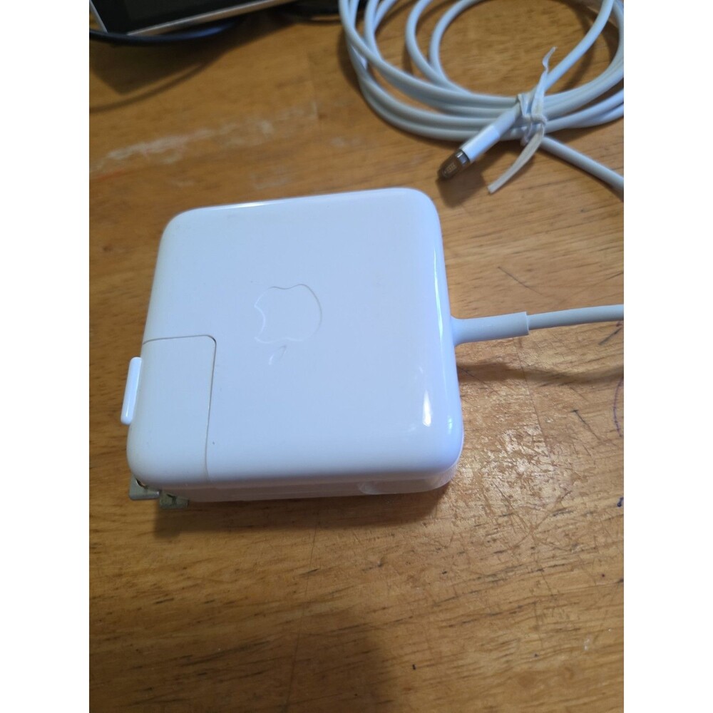 Apple Max Book Pro Charger